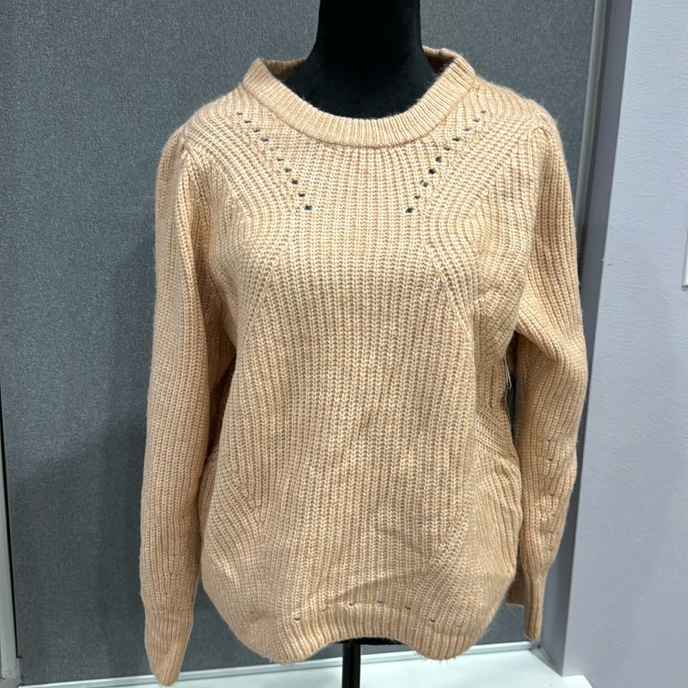 Pullover sweater